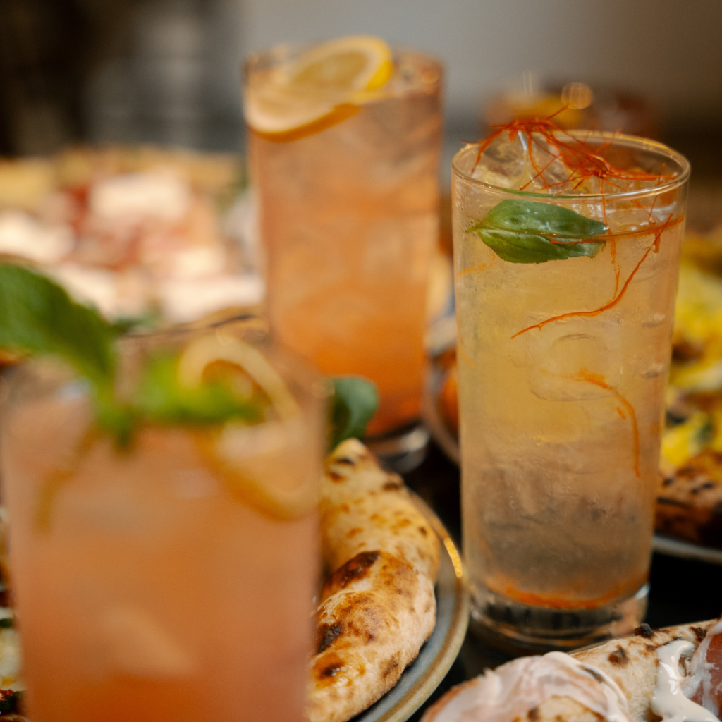 Migliore pizza contemporanea a Bologna abbinata a cocktail