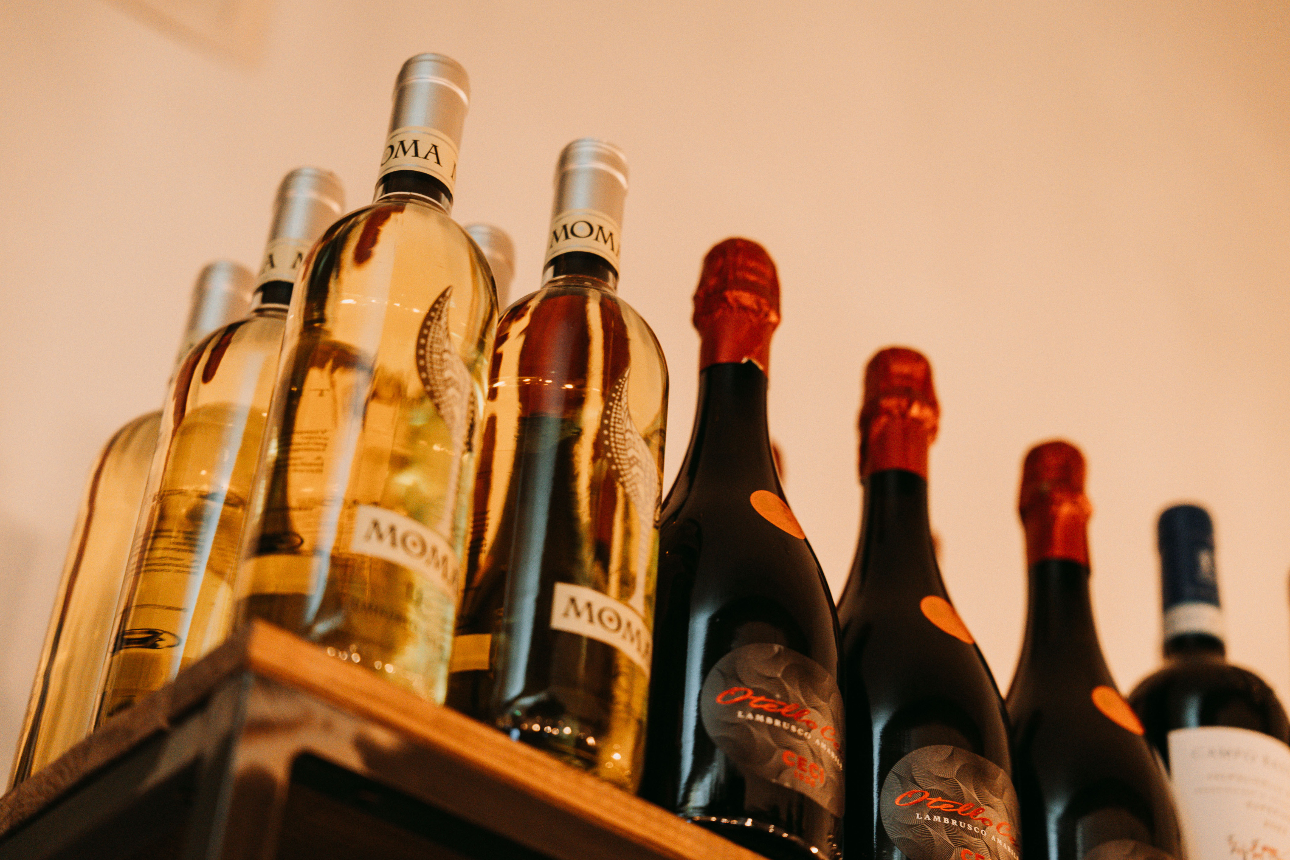 Migliore pizzeria in centro a Bologna dove fare aperitivo con vino
