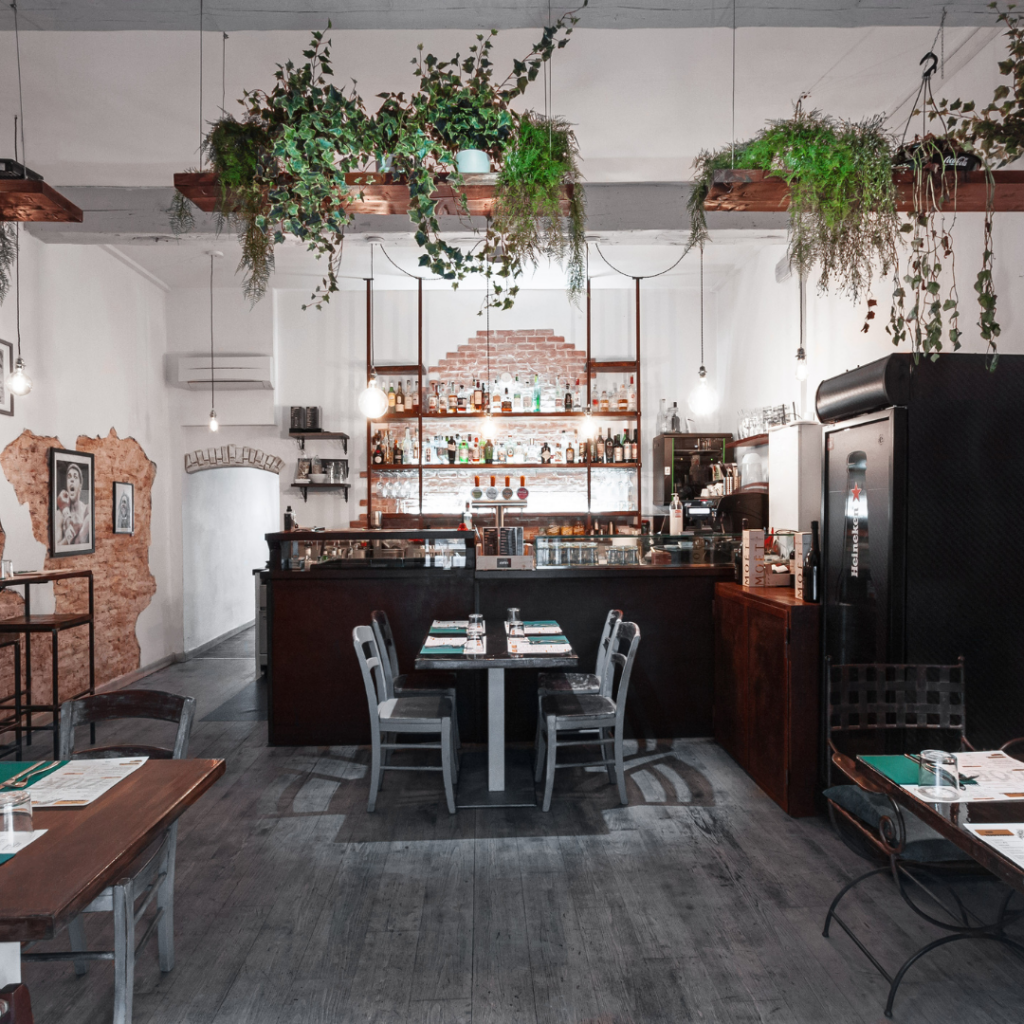 Migliore pizza contemporanea a Bologna interni in legno e corten stile industrial