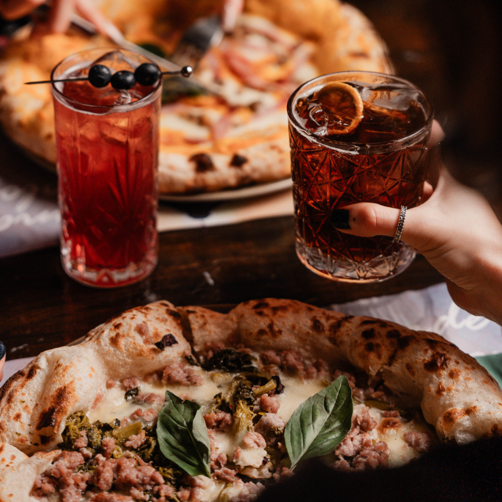 Migliore pizza contemporanea a Bologna con cocktail